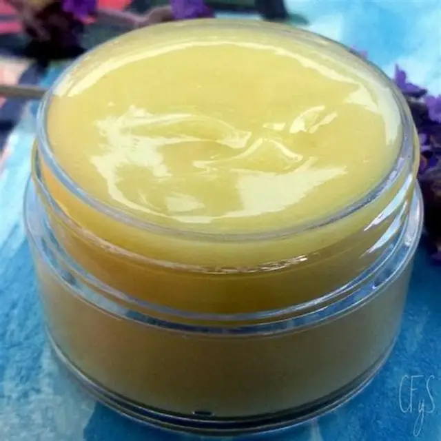 pomade main
